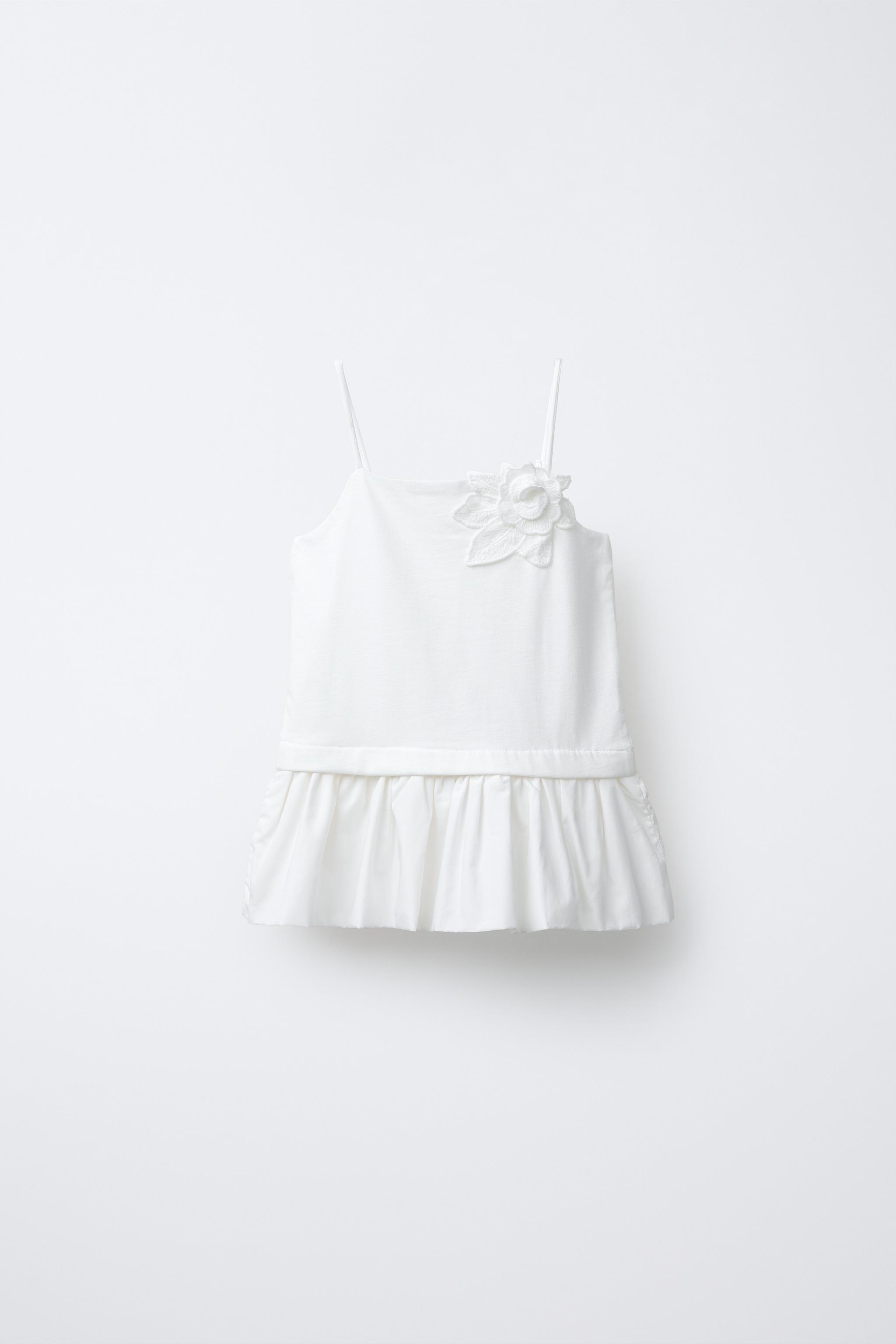 RUFFLED AND FLORAL TOP